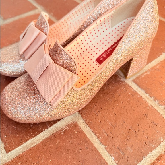 Sparkly Bow Shoes - Picture 3 of 6